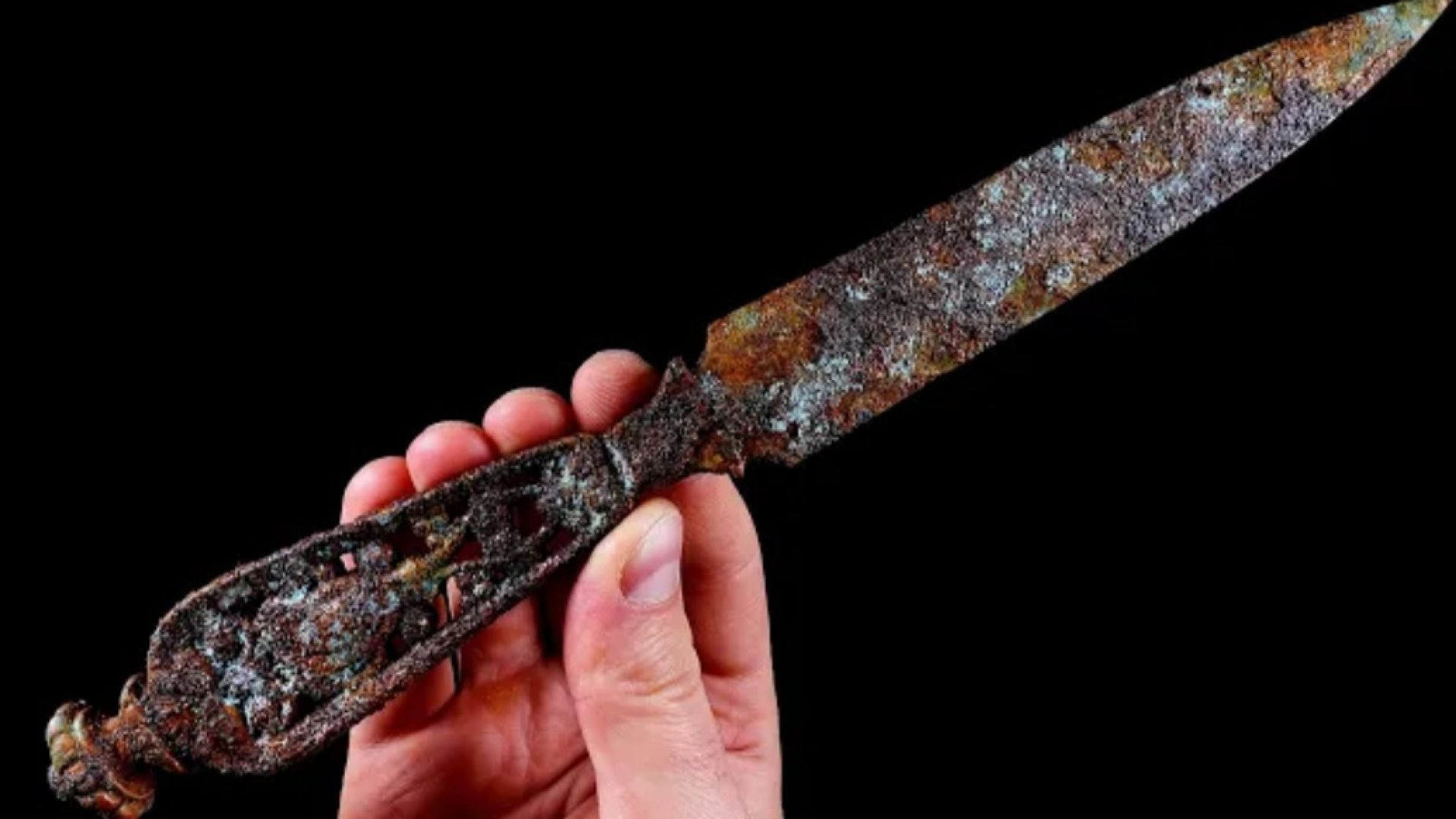 Very Beautiful and Rare Assassin's Dagger - Restoration ASMR